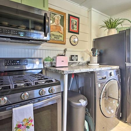 Charming Country Cottage, Walk To Main Street! Tomball Exteriér fotografie