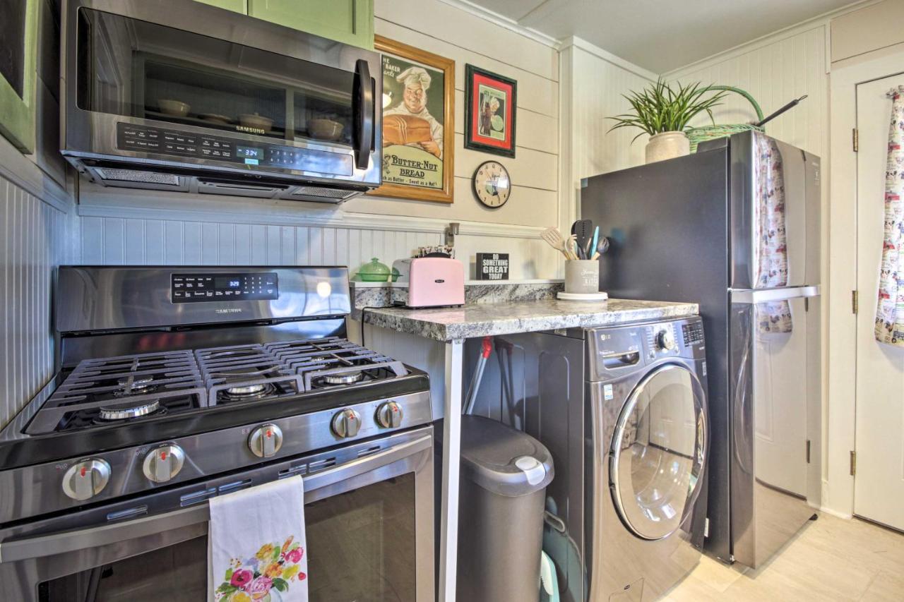 Charming Country Cottage, Walk To Main Street! Tomball Exteriér fotografie