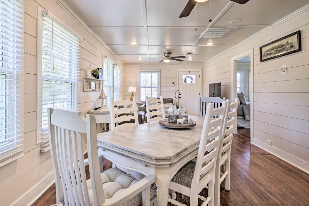 Charming Country Cottage, Walk To Main Street! Tomball Exteriér fotografie
