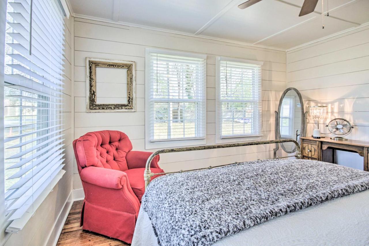 Charming Country Cottage, Walk To Main Street! Tomball Exteriér fotografie