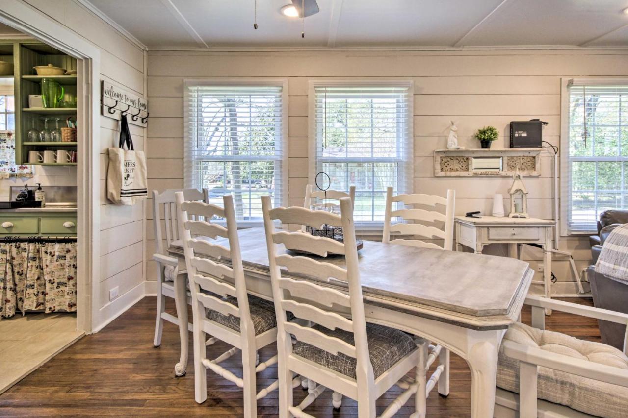 Charming Country Cottage, Walk To Main Street! Tomball Exteriér fotografie
